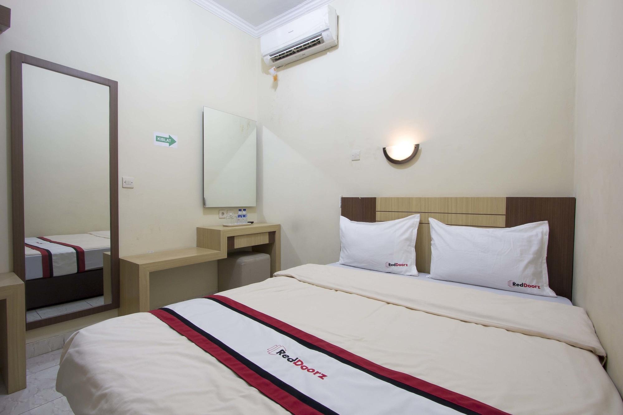 יוגיאקרטה Reddoorz Plus Near Stadion Mandala Krida מראה חיצוני תמונה
