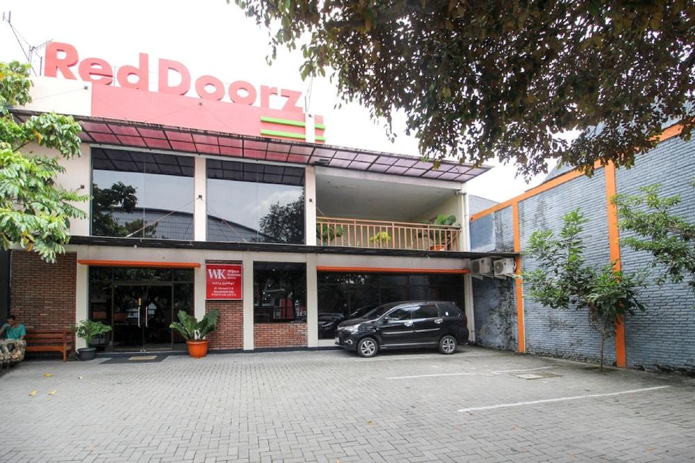 יוגיאקרטה Reddoorz Plus Near Stadion Mandala Krida מראה חיצוני תמונה