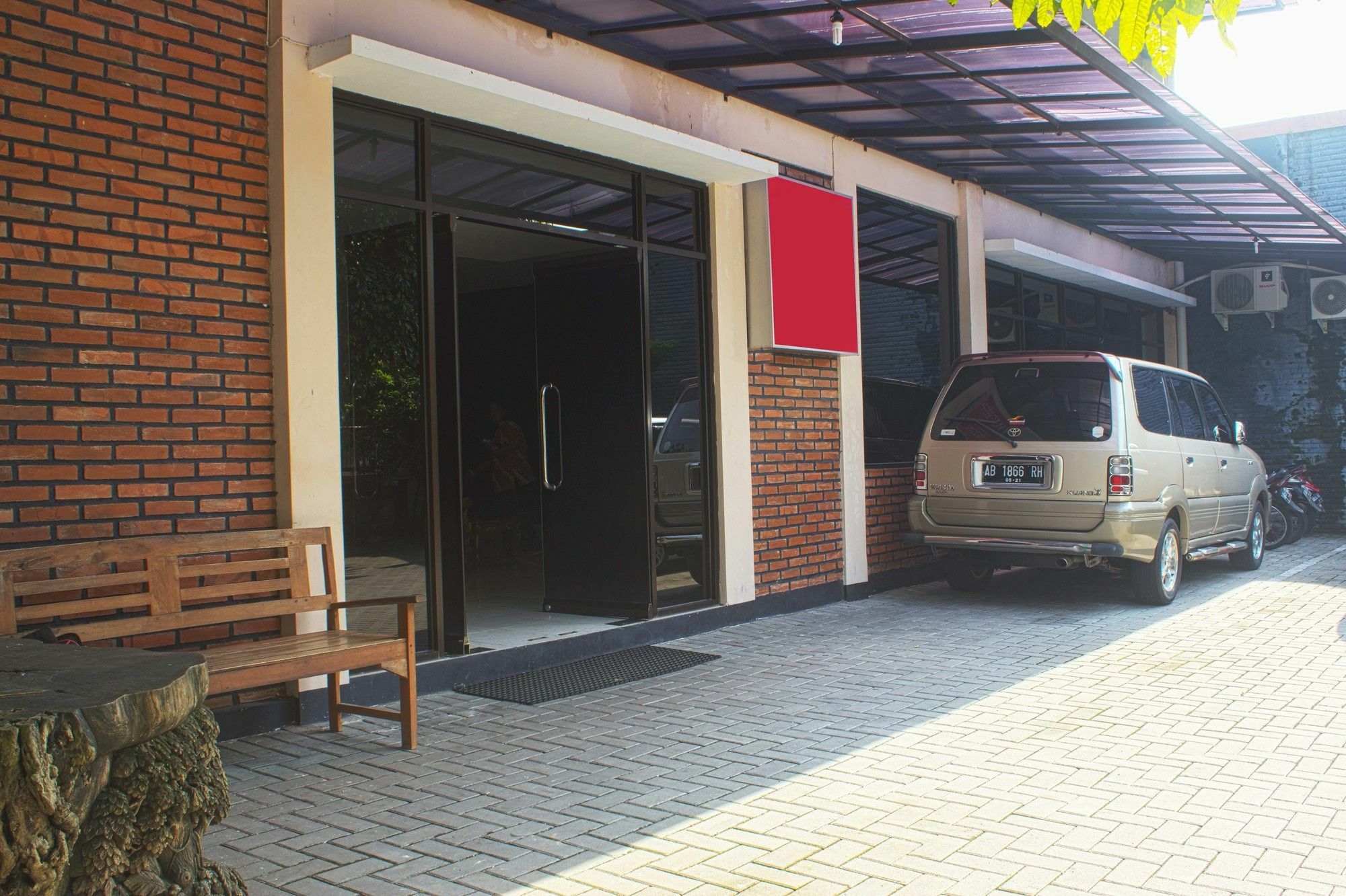 יוגיאקרטה Reddoorz Plus Near Stadion Mandala Krida מראה חיצוני תמונה